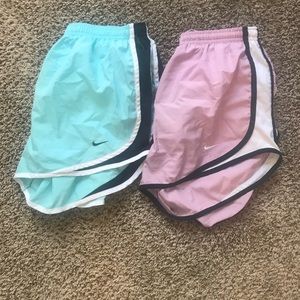 2 pairs of Nike shorts M